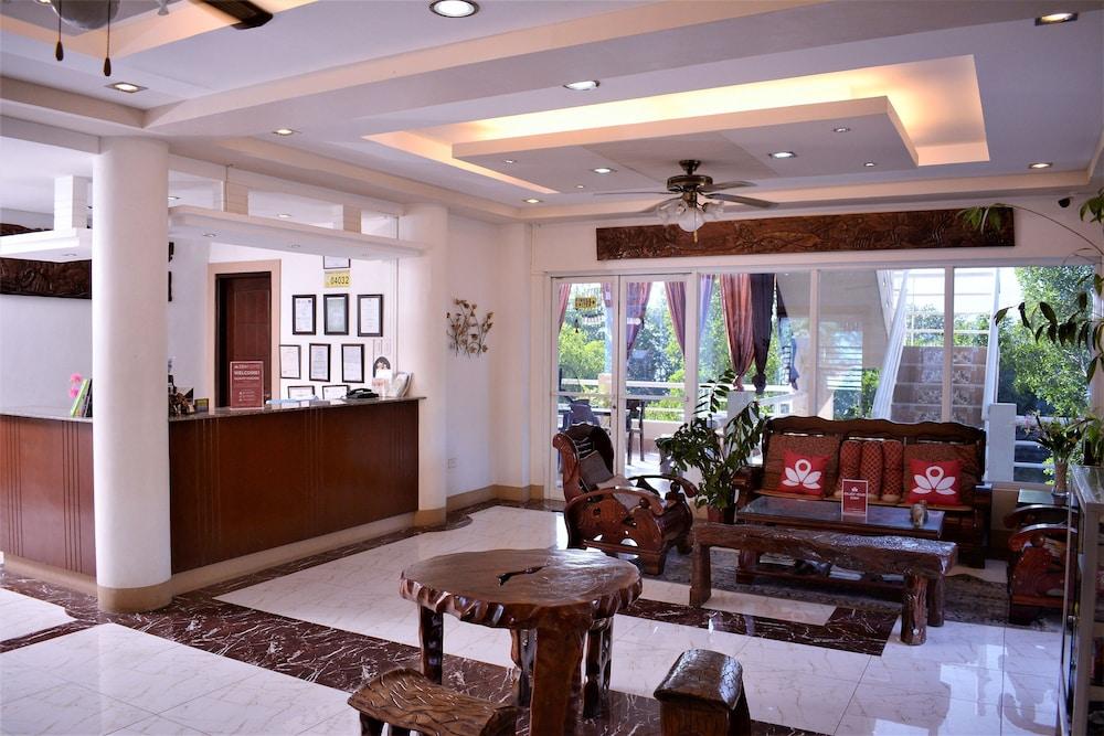 ZEN Rooms Puerto Princesa Bay - Lobby Sitting Area