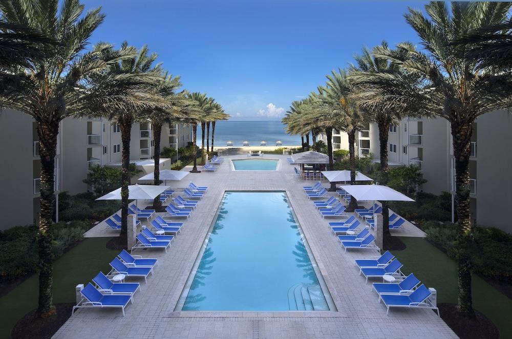 Edgewater Beach Hotel - Outdoor Pool