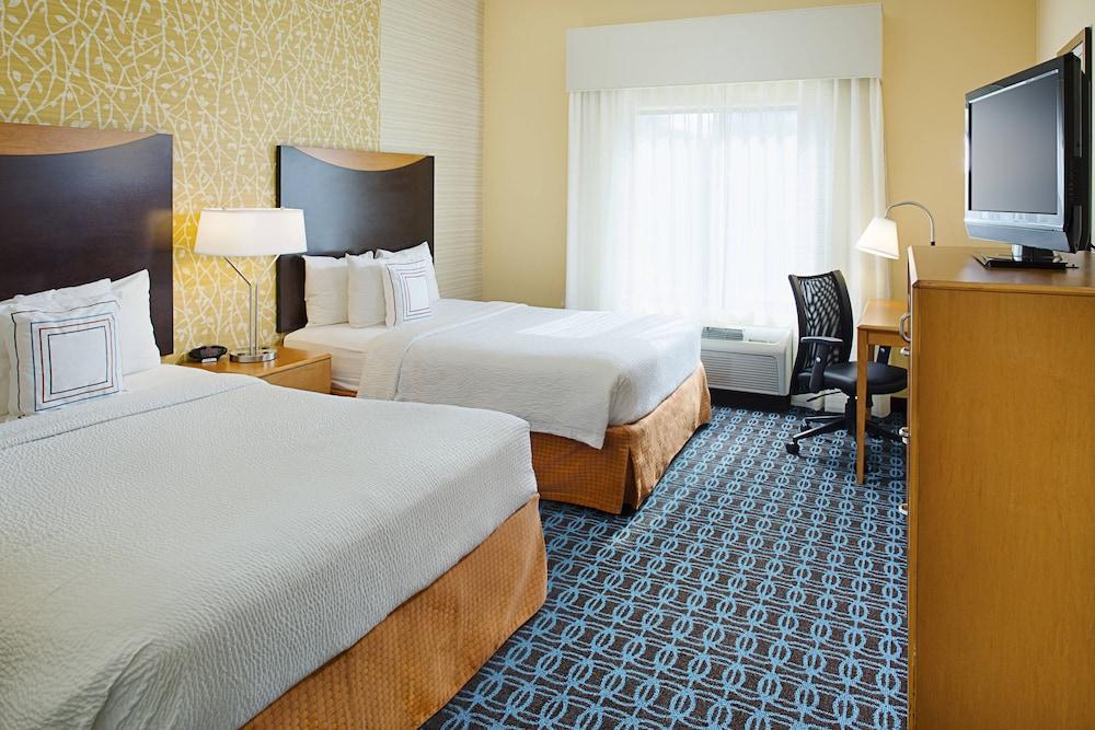 Fairfield Inn & Suites by Marriott San Antonio Seaworld - Room