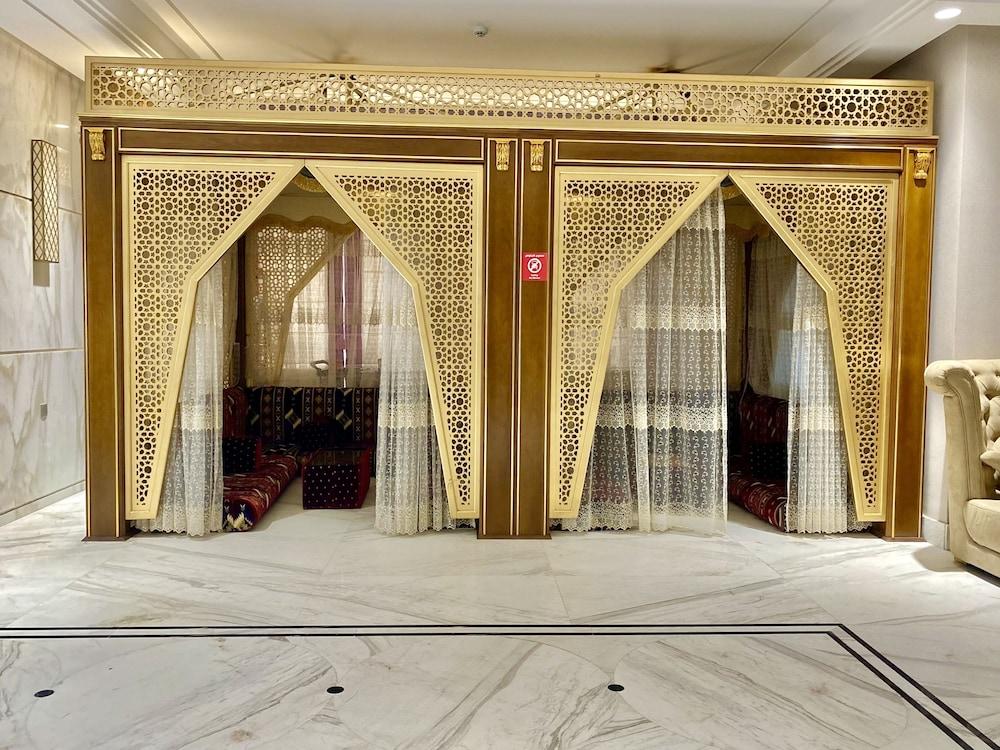 Violet Al Shisha Hotel - Interior Detail