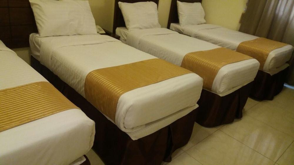 Knooz Al Diafah Hotel - Room