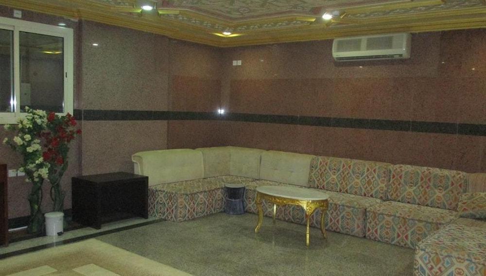 Masat Al Mohand Hotel Aziziya - Lobby Sitting Area
