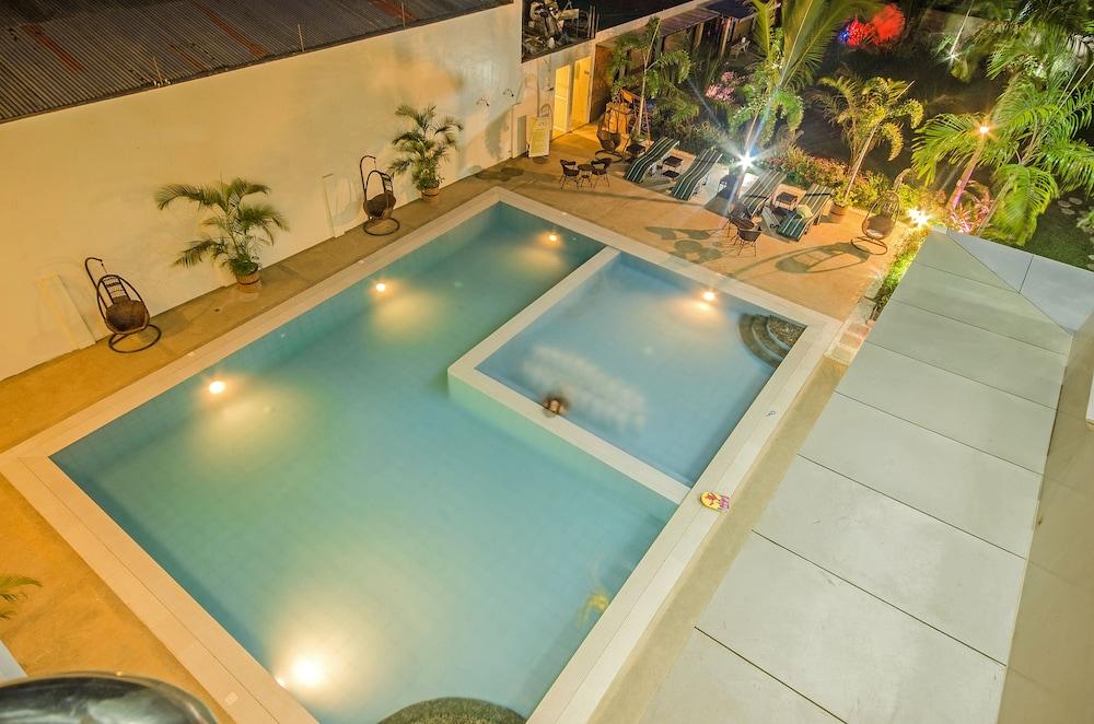 Palawan Uno Hotel - Outdoor Pool