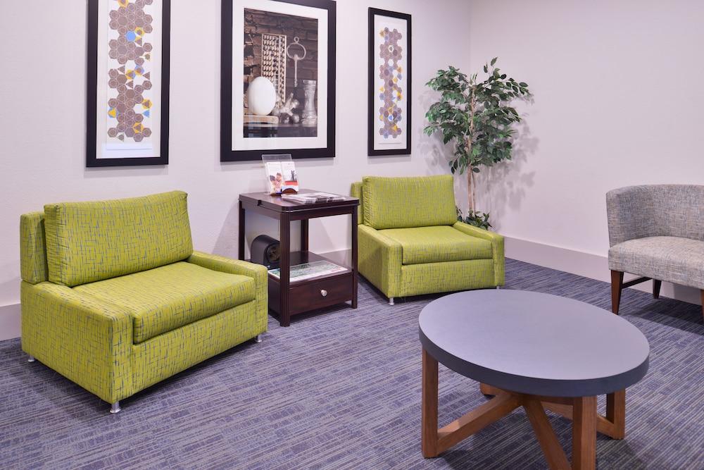 Holiday Inn Express & Suites San Antonio NW - Medical Area, an IHG Hotel - Lobby