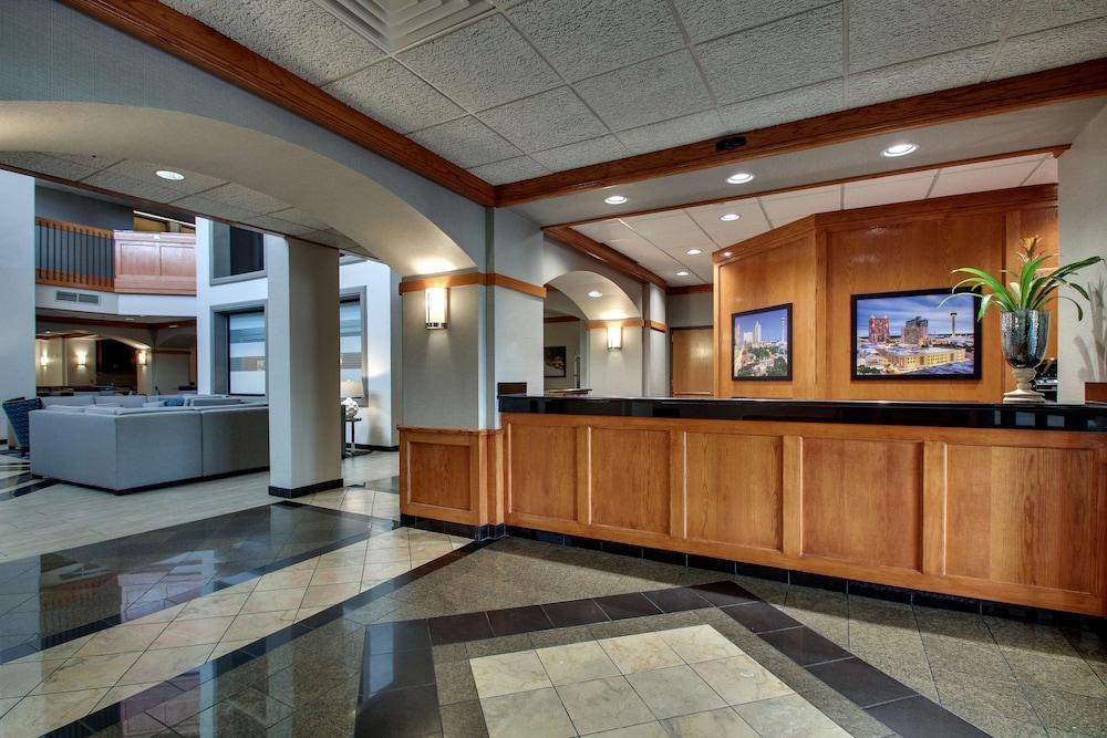 Drury Inn & Suites San Antonio Northwest Medical Center - Lobby