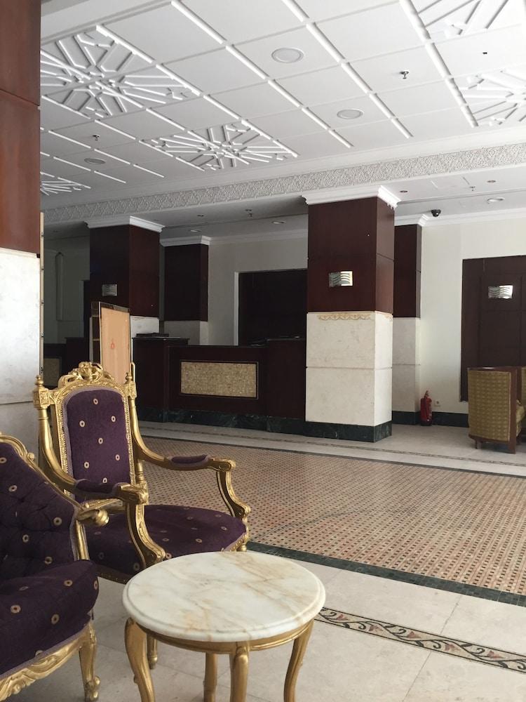 Mawaheb Al Roudah Hotel - Lobby Sitting Area
