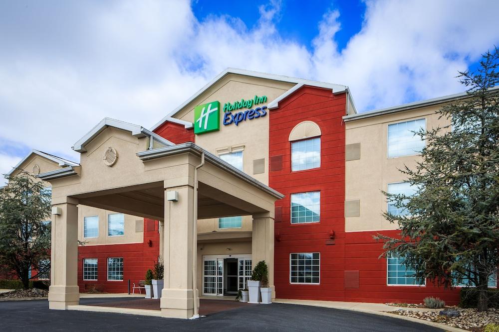 Holiday Inn Express And Suites Reading, an IHG Hotel - Featured Image