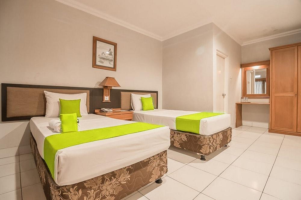 Yehezkiel Hotel Lembang - Room