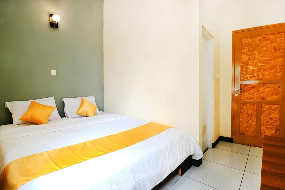 Saung Balibu Hotel - Room