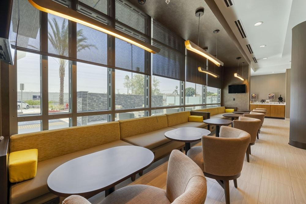 SpringHill Suites by Marriott Anaheim Placentia/Fullerton - Lobby Lounge